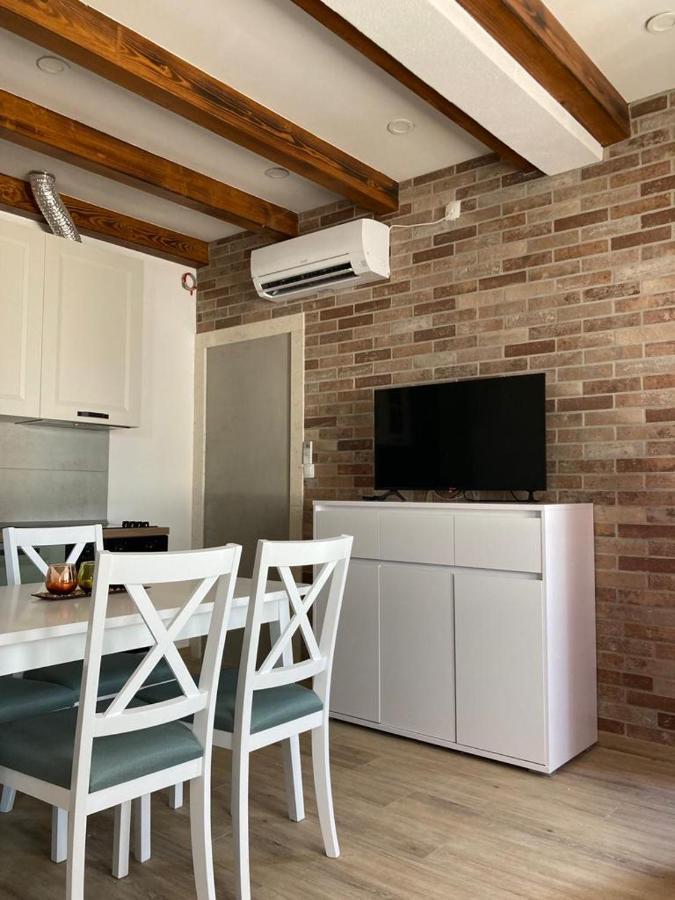 Studio Apartman Luka Apartment